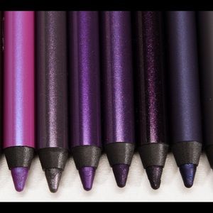 Urban decay 24/7 eyeliner in Delinquent (purple)